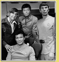 Roddenberry con l'equipaggio